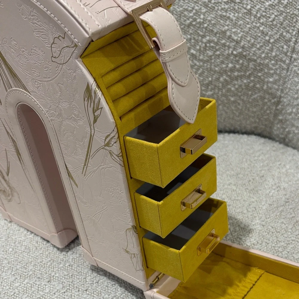 Lady M limited edition Elegant Jewelry Organizer